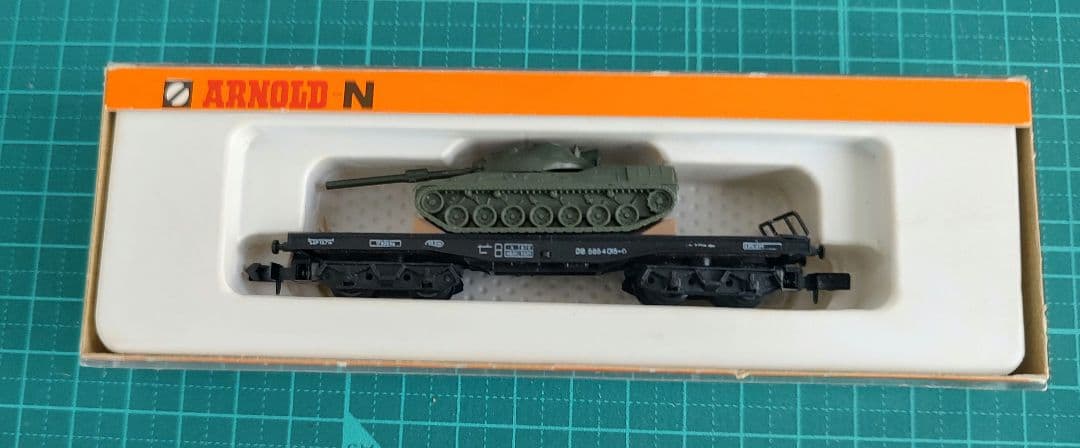 ARNOLD Nゲージ 鉄道模型 4970 戦車運搬車両 - メルカリ
