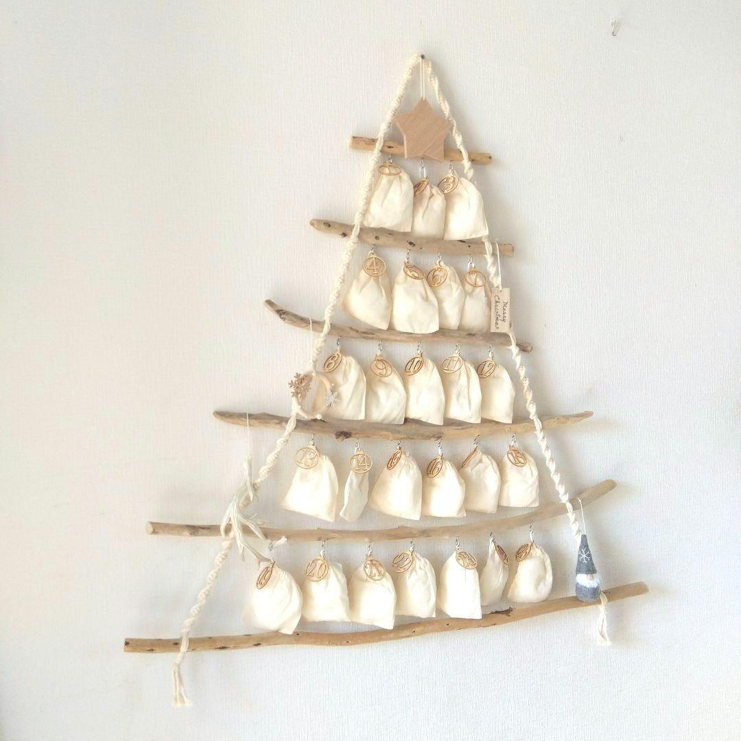 大きな流木ツリー 　アドベントカレンダー