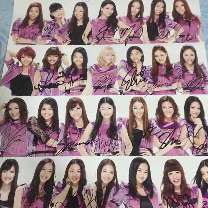E-girls メンバー全員直筆サイン入りポスター - メルカリ