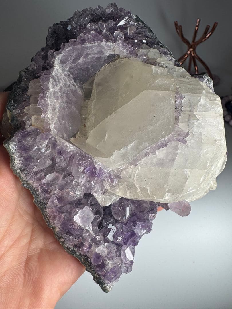 ウルグアイ　アメジスト　フラワー　カップケーキ型　カルサイト共生