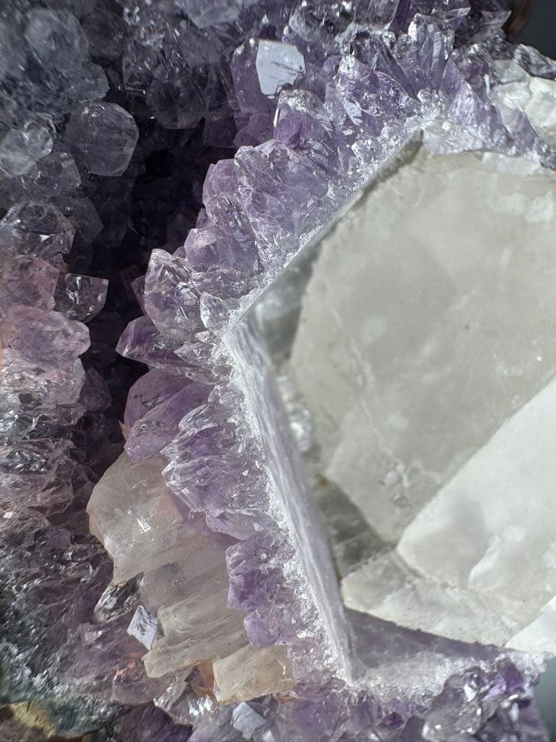 ウルグアイ　アメジスト　フラワー　カップケーキ型　カルサイト共生