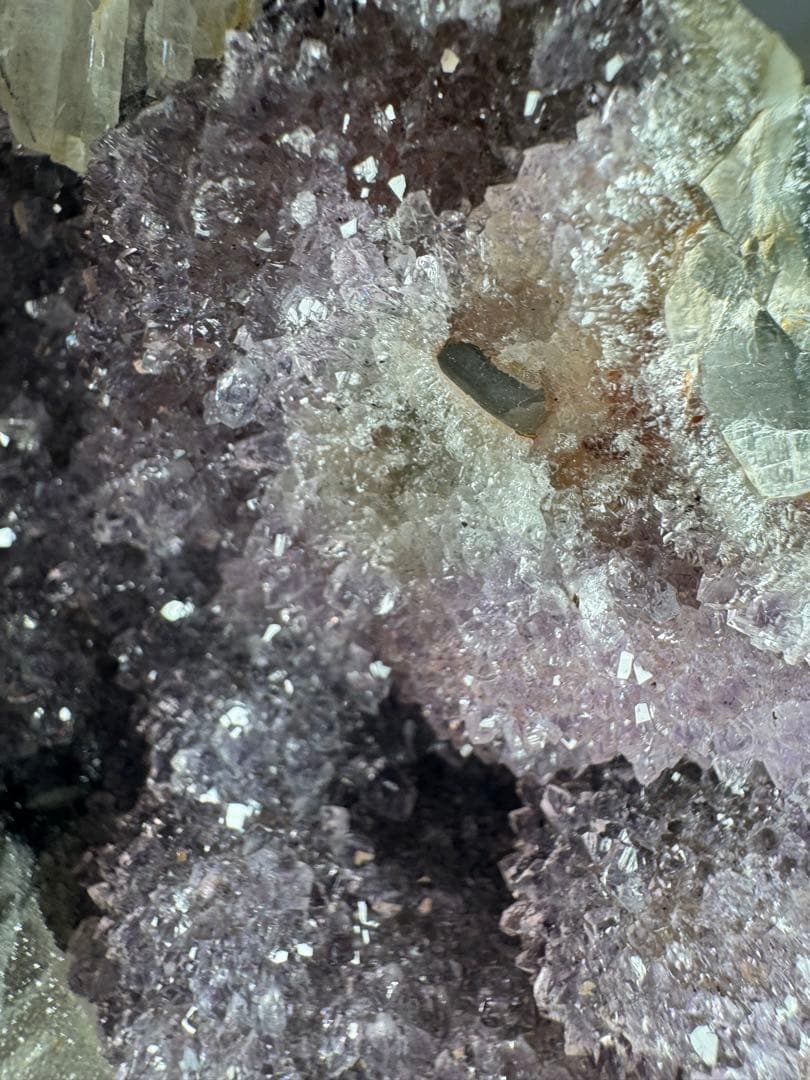 ウルグアイ　アメジスト　フラワー　カップケーキ型　カルサイト共生