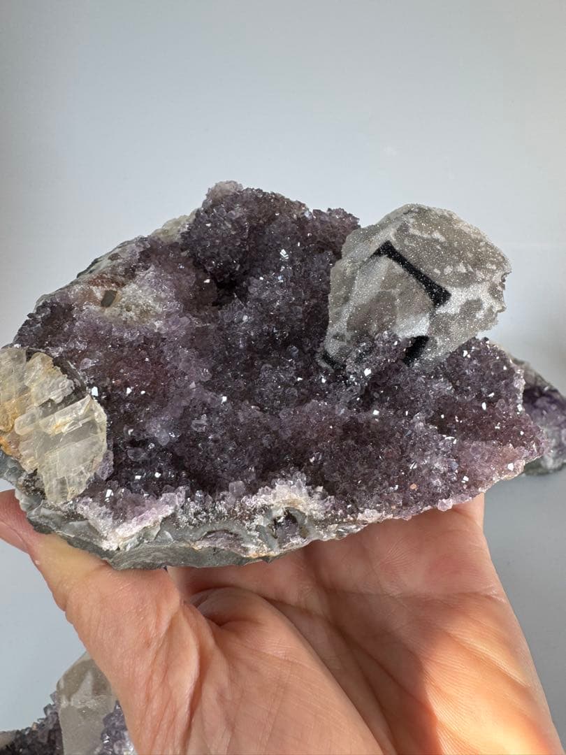 ウルグアイ　アメジスト　フラワー　カップケーキ型　カルサイト共生