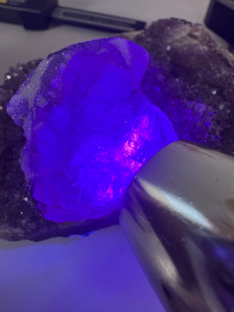 ウルグアイ　アメジスト　フラワー　カップケーキ型　カルサイト共生