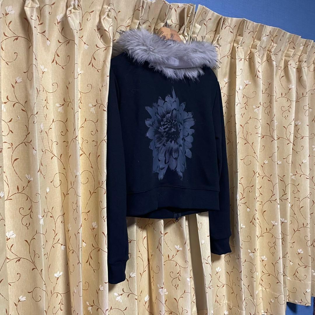 ファー付きジップアップスウェット - メルカリ