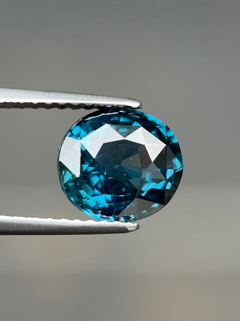 ブルースピネル2.28ctNatural blue Spinel 日本宝石ソー付