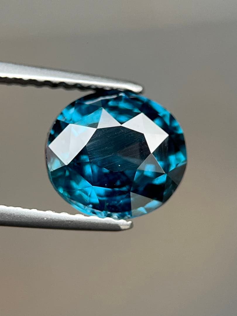 ブルースピネル2.28ctNatural blue Spinel 日本宝石ソー付