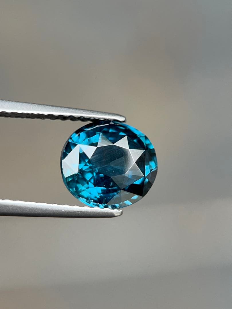 ブルースピネル2.28ctNatural blue Spinel 日本宝石ソー付