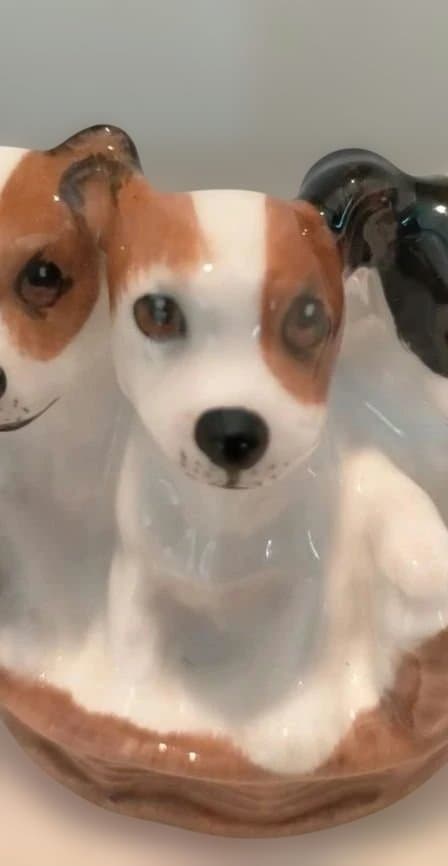 ロイヤルドルトン　テリア　バスケット