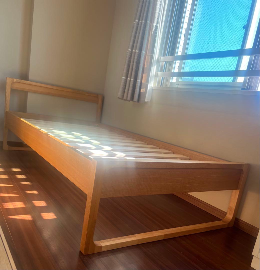 アクタス FOPPISH オーク材シングルベッドフレーム