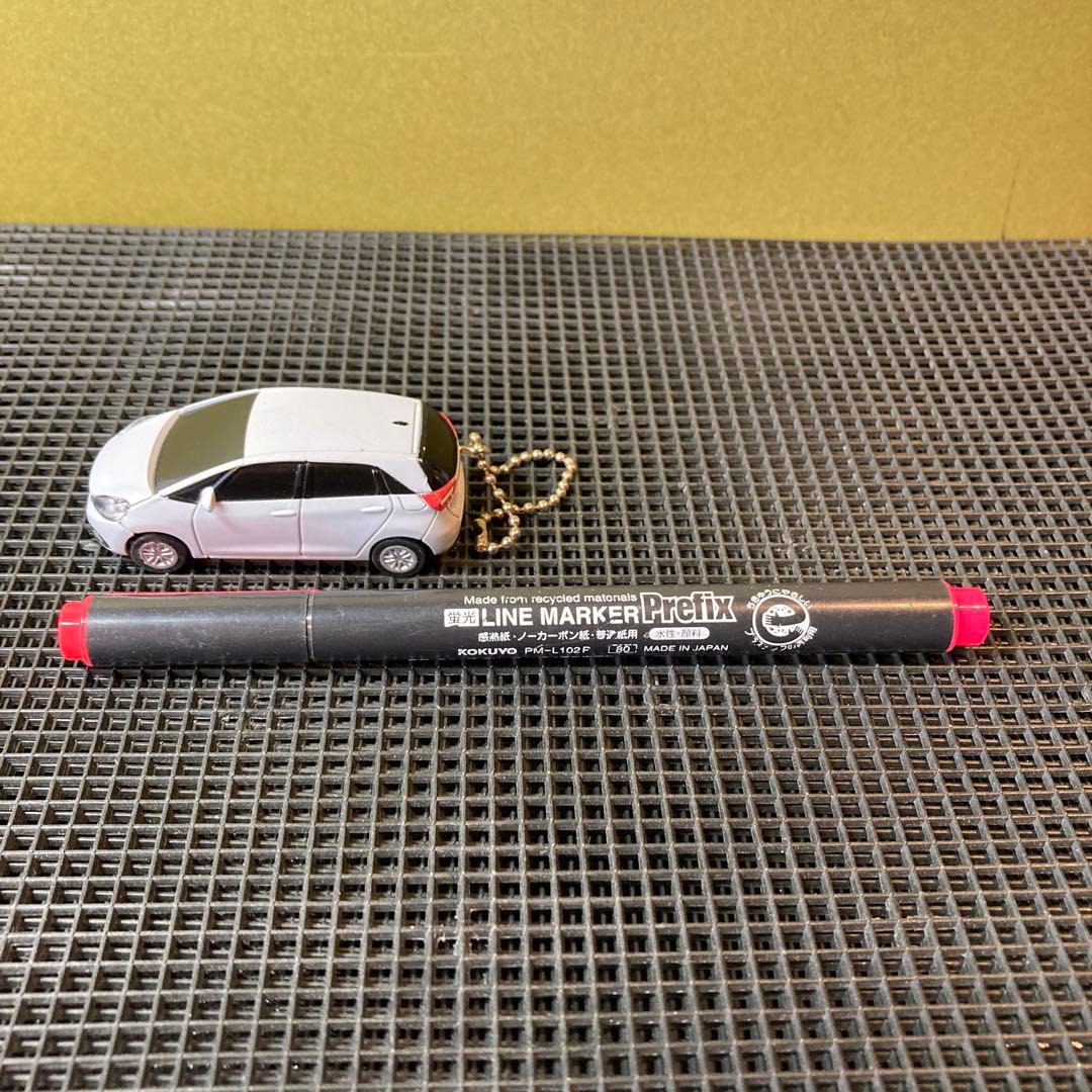 ミニカー ホンダフィット LEDライト付きキーホルダー 非売品