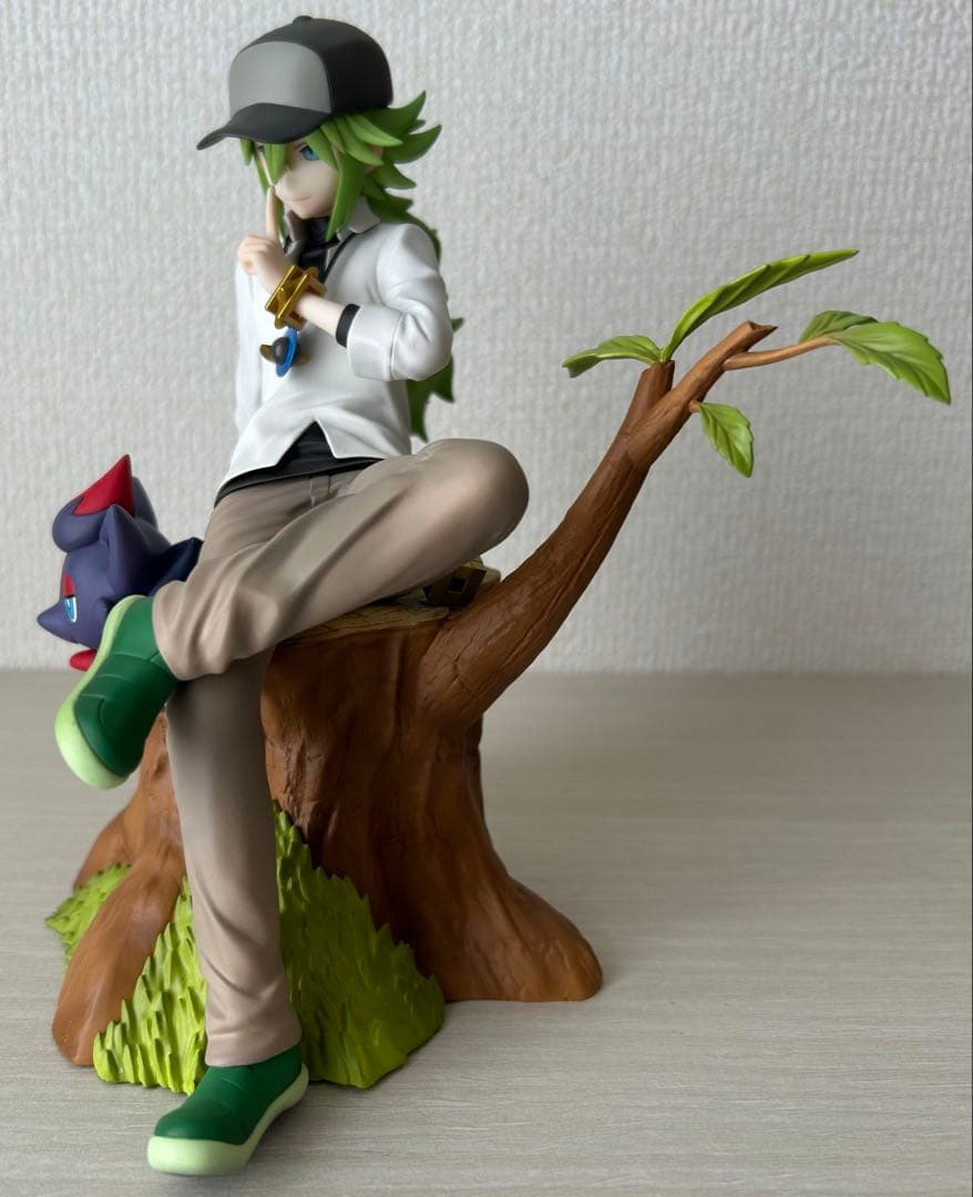 ポケモンフィギュア N&ゾロア - メルカリ