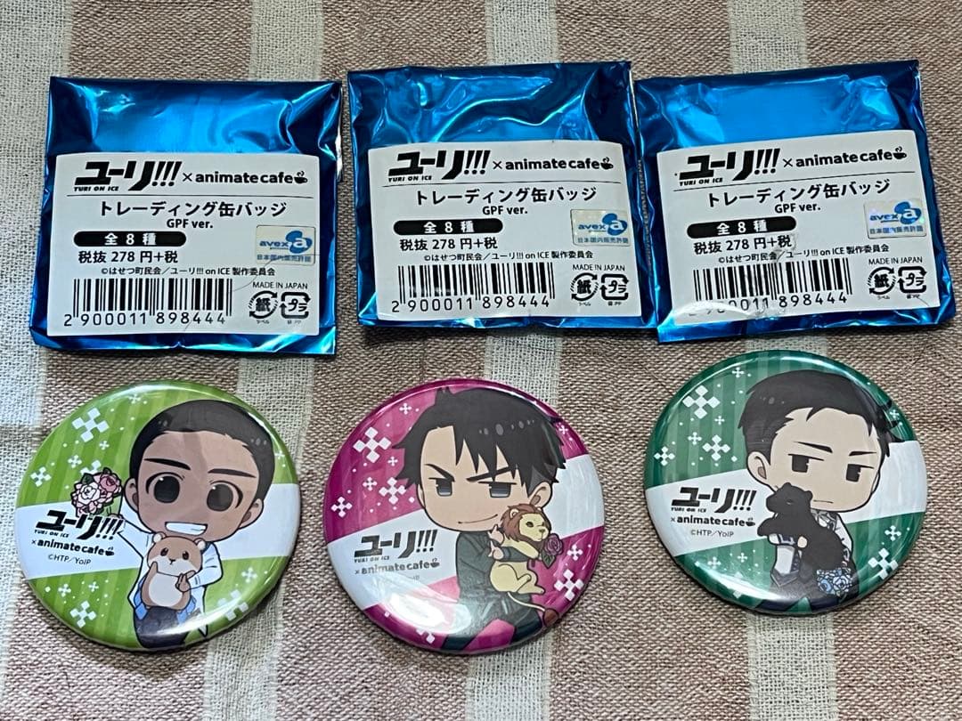 ユーリ!!! on ICE アニメイトカフェ 缶バッジ ピチット J J - メルカリ