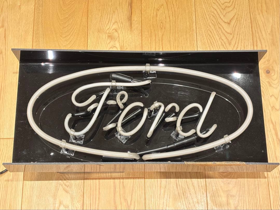 ネオンサイン　Ford ② ガレージ　アメ車