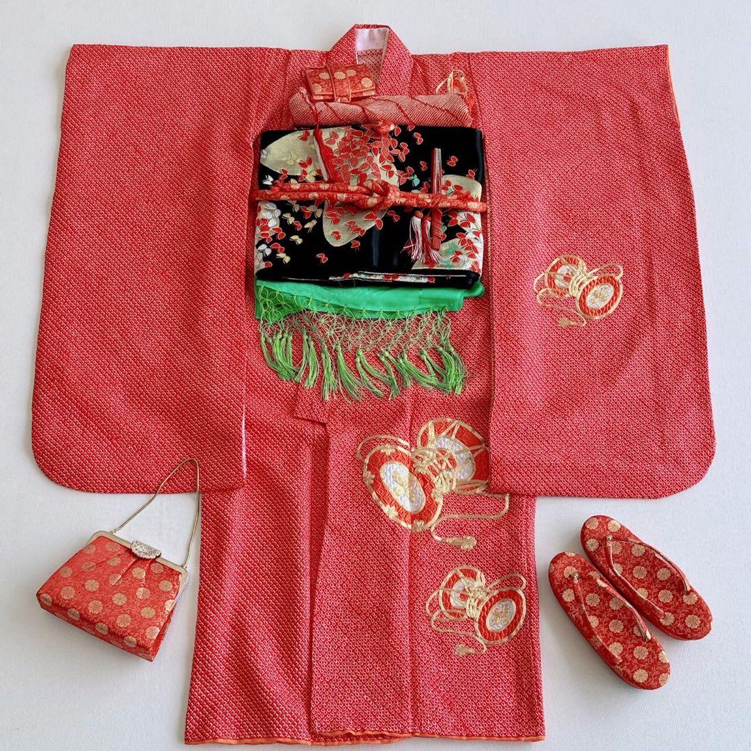 フルセット　七五三　7歳女の子　総しぼり　金糸　刺繍　鼓　黒袋帯　蝶　7066