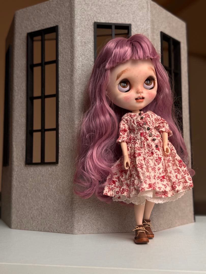 4面窓の自立背景ボード　ドールハウス