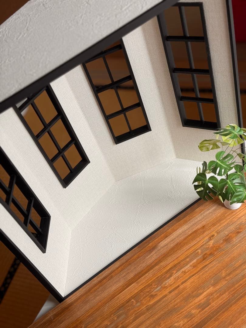 4面窓の自立背景ボード　ドールハウス