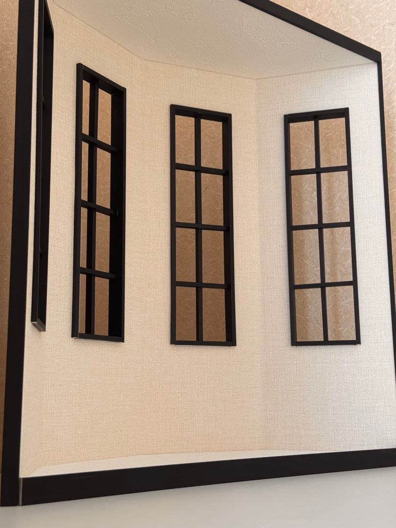 4面窓の自立背景ボード　ドールハウス