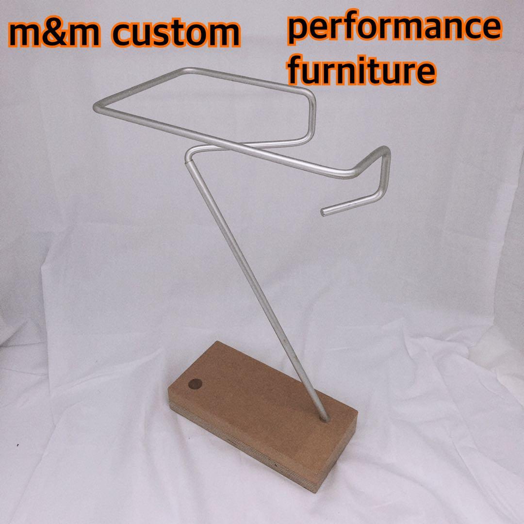 m&m custom performance furnitureスタンド