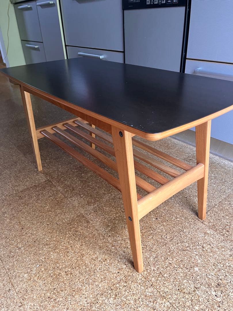 カリモク　木製テーブル