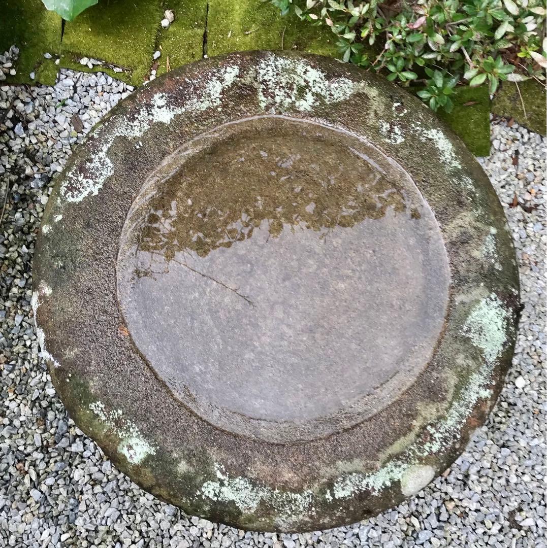 【蹲・水鉢・向鉢】オブジェ・庭石・置物・石鉢・ガーデニング・バードバス・