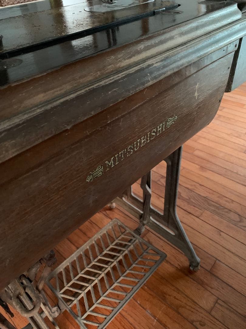 足踏みミシン　昭和レトロ　アンティーク　古道具　カフェインテリア