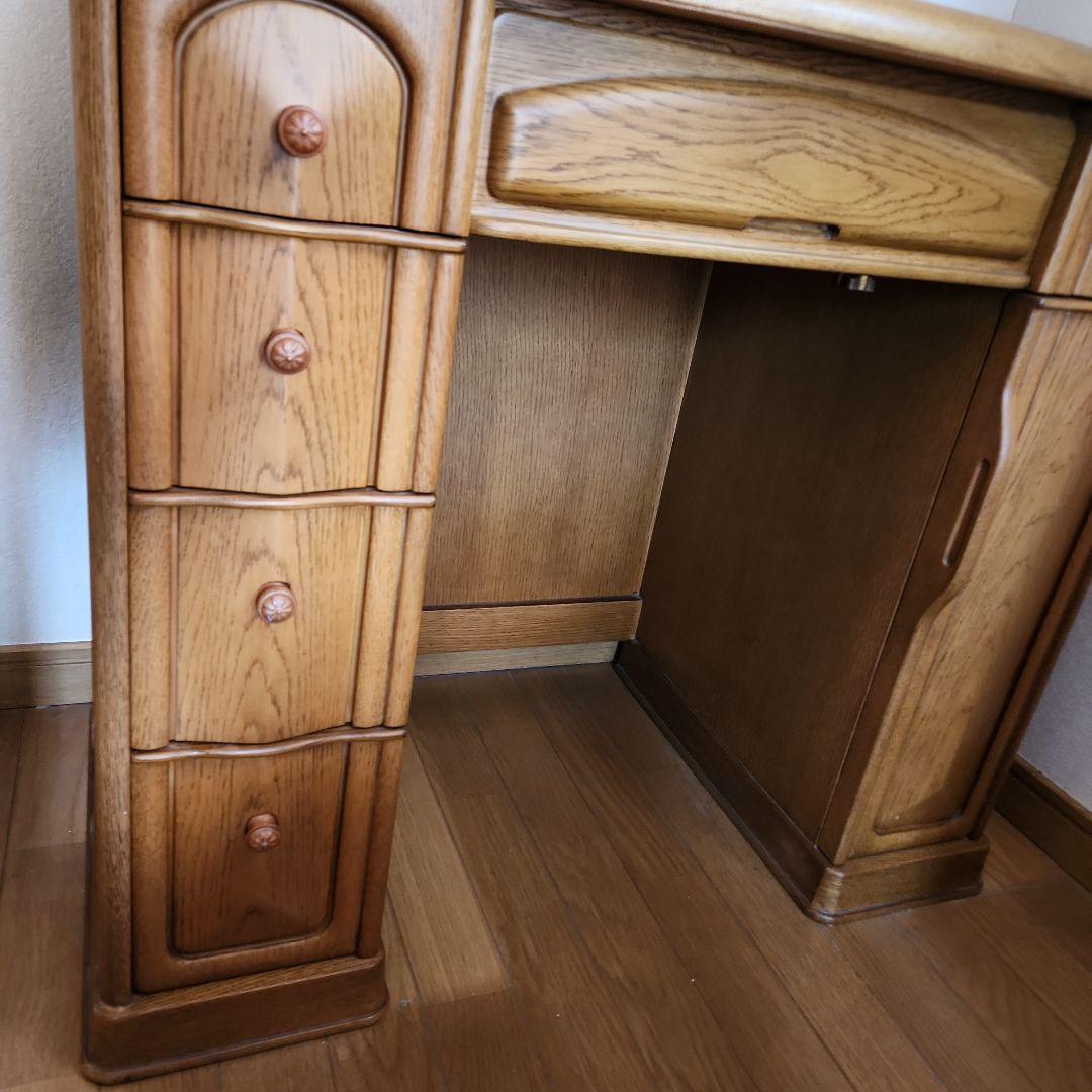 送料込み　机のみ　ドレッサー　引き出しロック機能あり