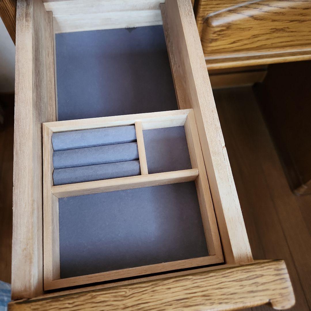 送料込み　机のみ　ドレッサー　引き出しロック機能あり