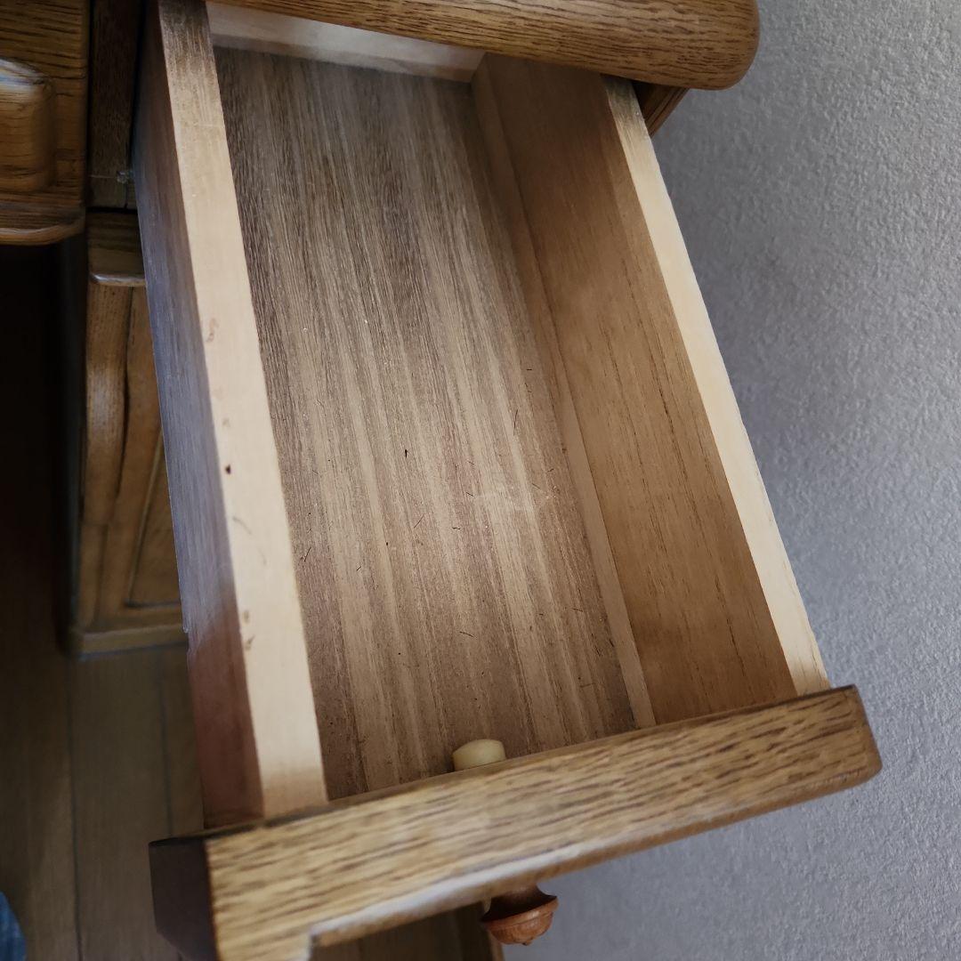 送料込み　机のみ　ドレッサー　引き出しロック機能あり