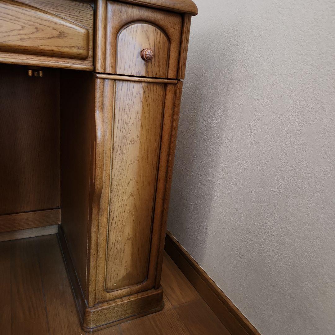 送料込み　机のみ　ドレッサー　引き出しロック機能あり