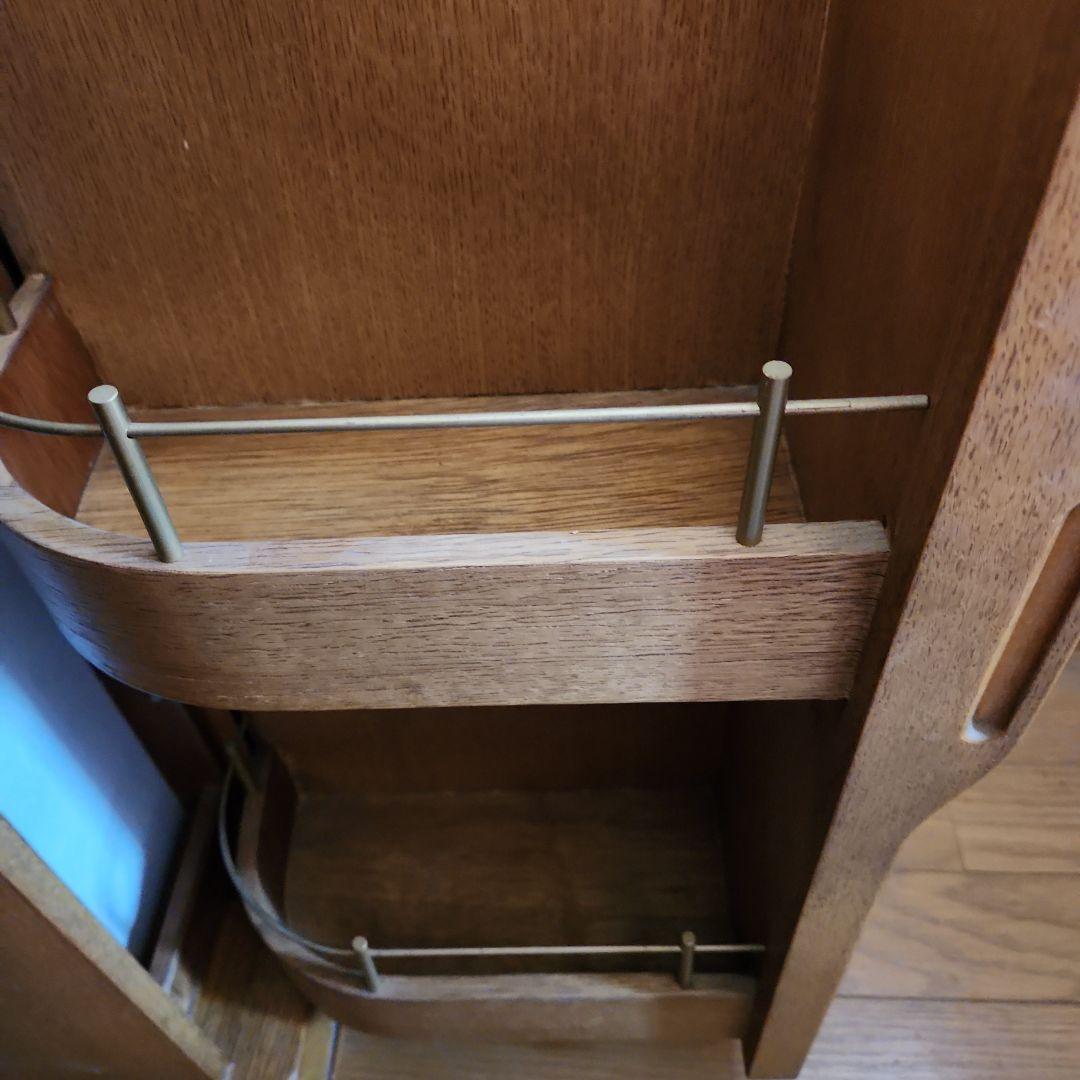 送料込み　机のみ　ドレッサー　引き出しロック機能あり