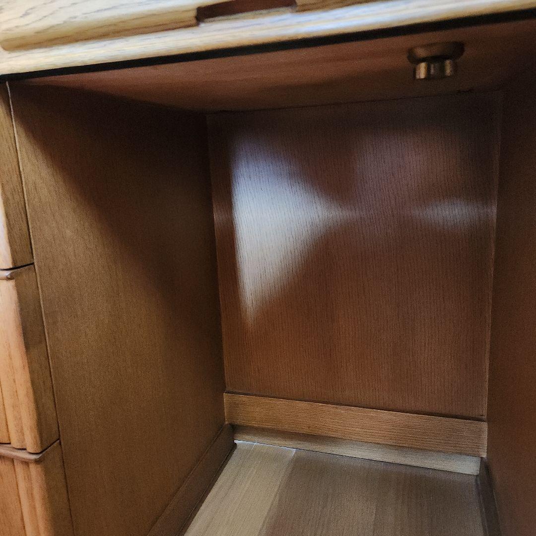 送料込み　机のみ　ドレッサー　引き出しロック機能あり