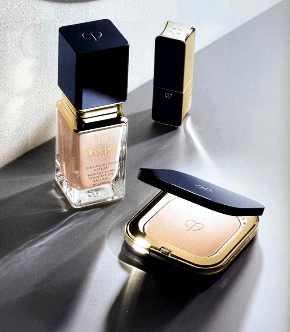 クレ・ド・ポー ボーテ プードルコンパクトエサンシエル n（フェイスパウダー）