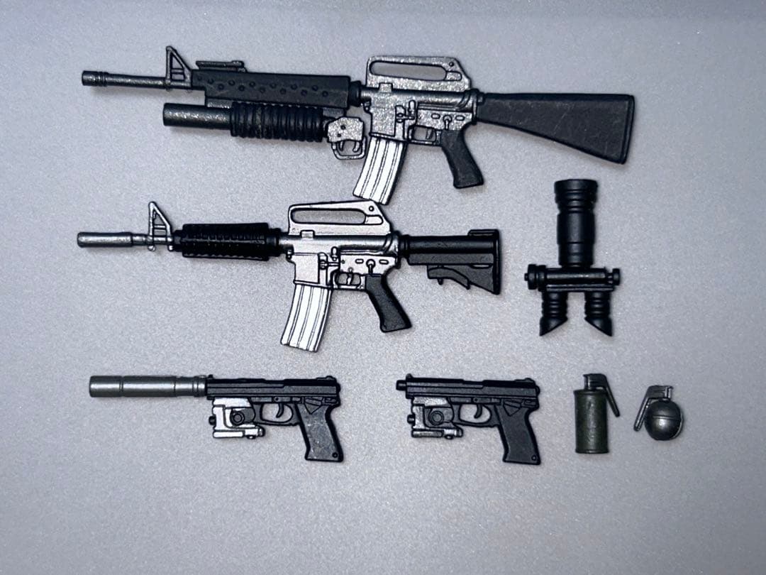 マクファーレントイズ フィギュア　メタルギアソリッド　スネーク　メリル　+武器