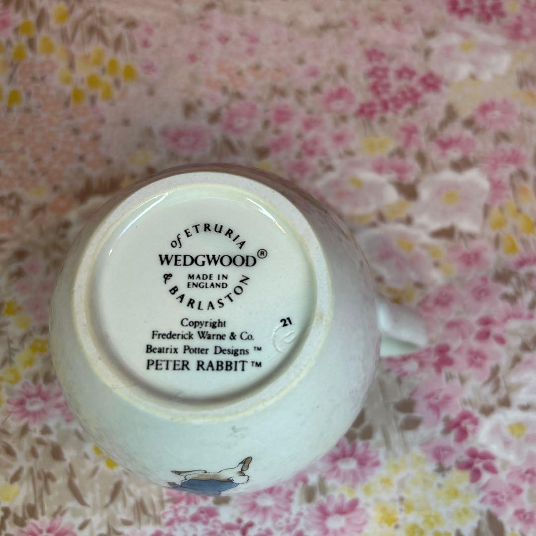 美品　ウェッジウッド　ピーターラビット食器7点とスプーン2点