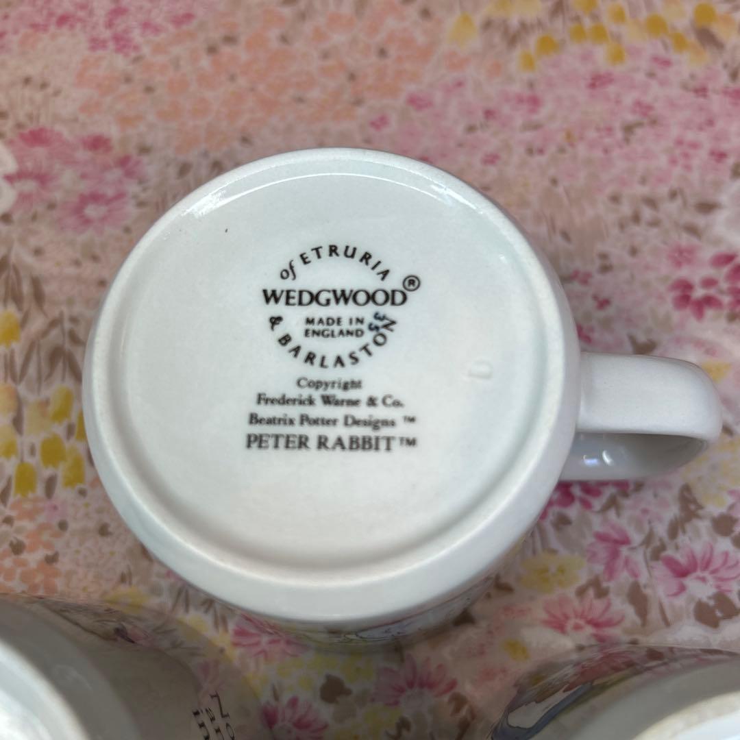 美品　ウェッジウッド　ピーターラビット食器7点とスプーン2点