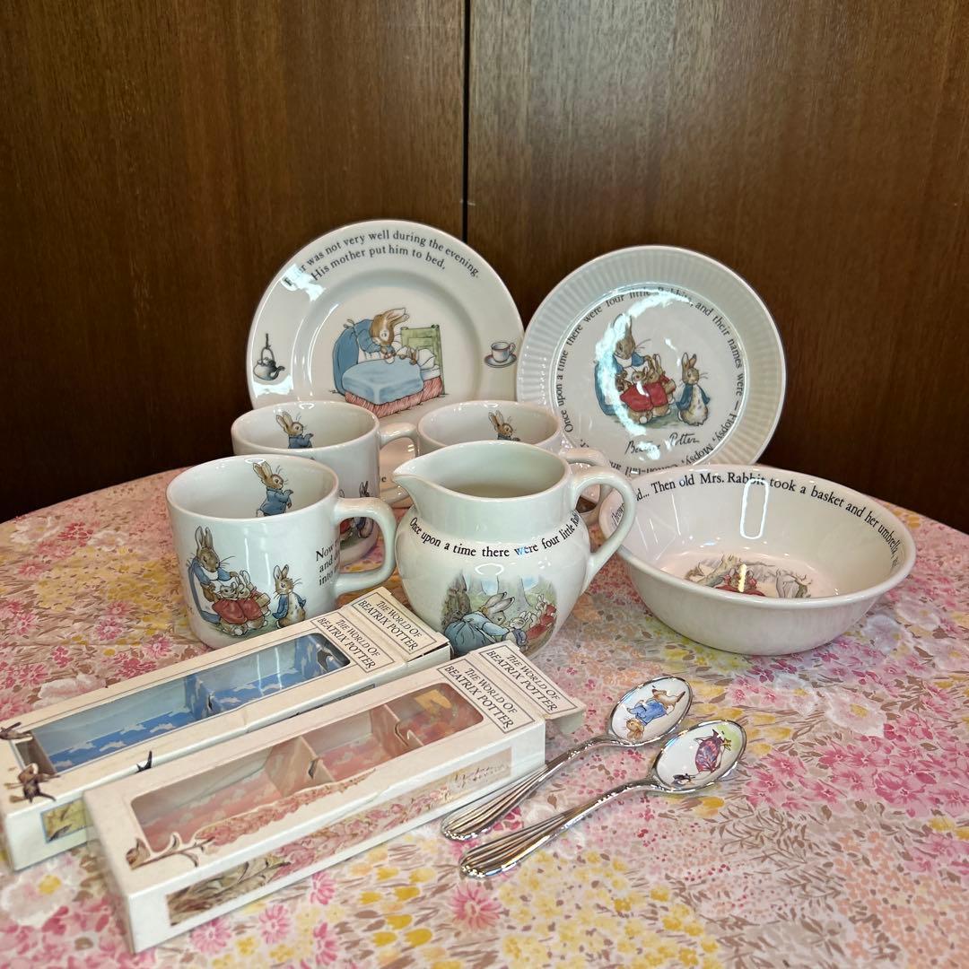 美品　ウェッジウッド　ピーターラビット食器7点とスプーン2点