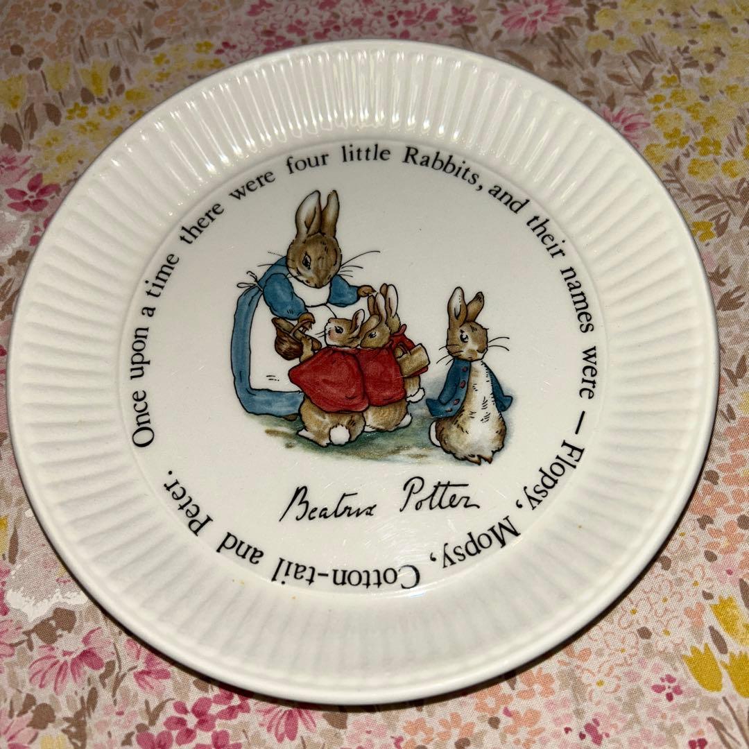 美品　ウェッジウッド　ピーターラビット食器7点とスプーン2点