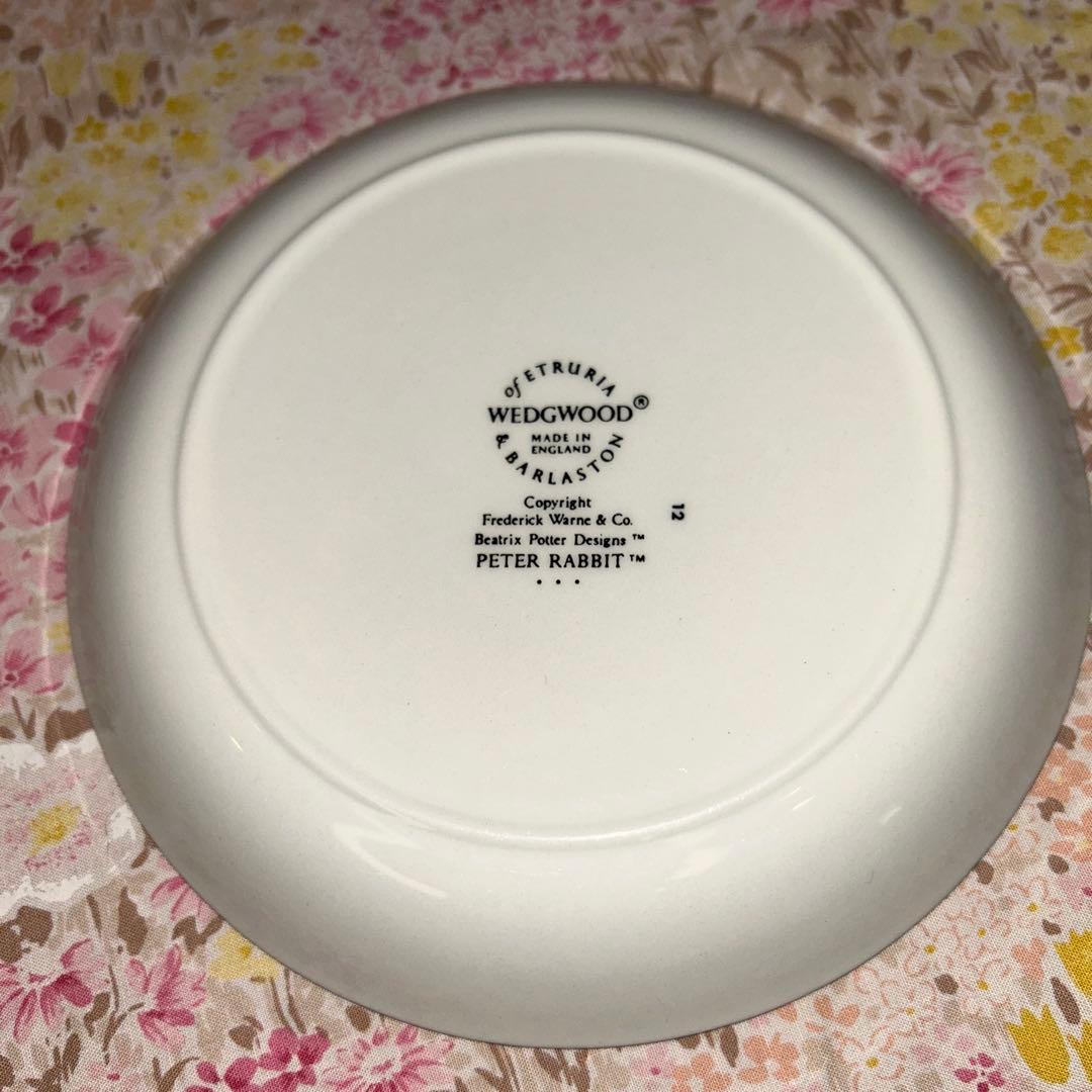 美品　ウェッジウッド　ピーターラビット食器7点とスプーン2点