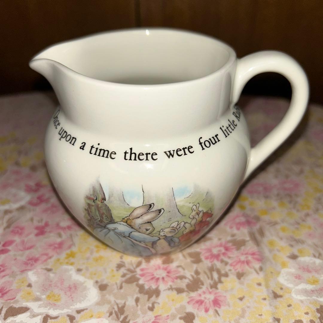 美品　ウェッジウッド　ピーターラビット食器7点とスプーン2点