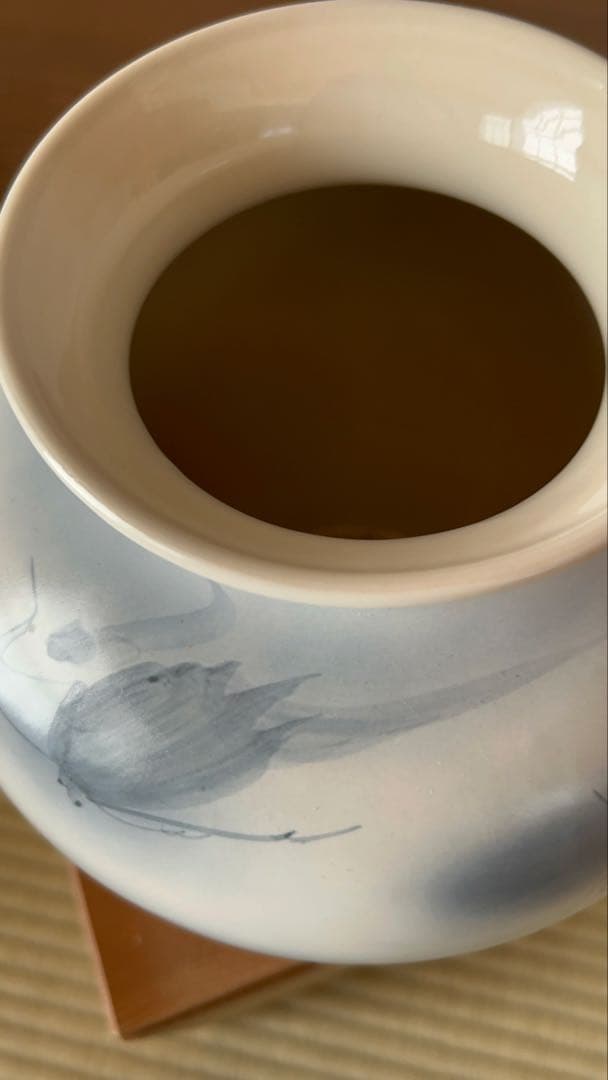 九谷焼　菊の御門と青白い鳥の絵柄