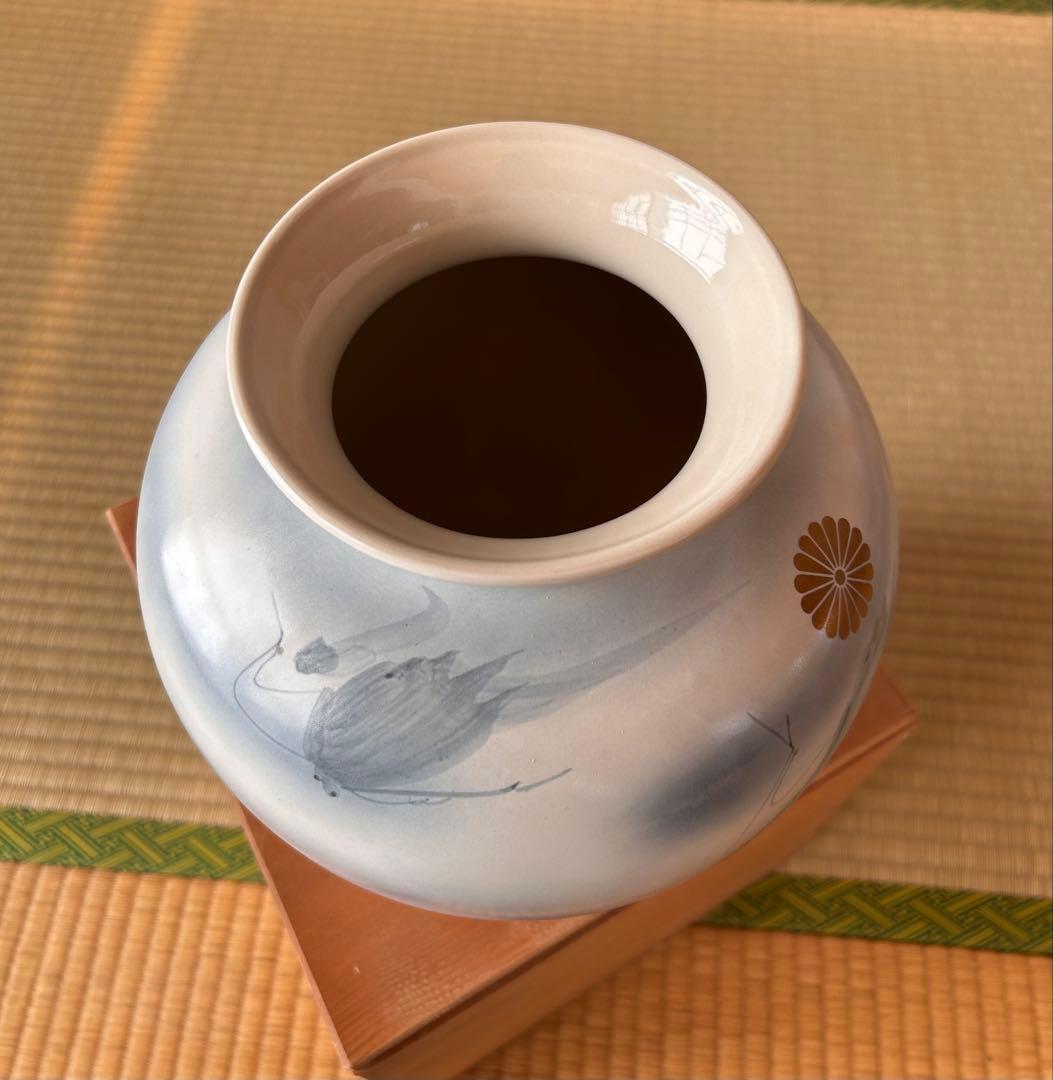 九谷焼　菊の御門と青白い鳥の絵柄