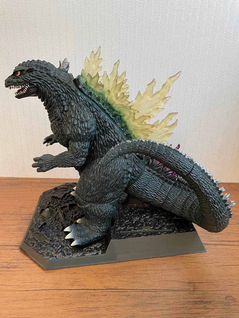 超鳴動ゴジラ2000 - メルカリ