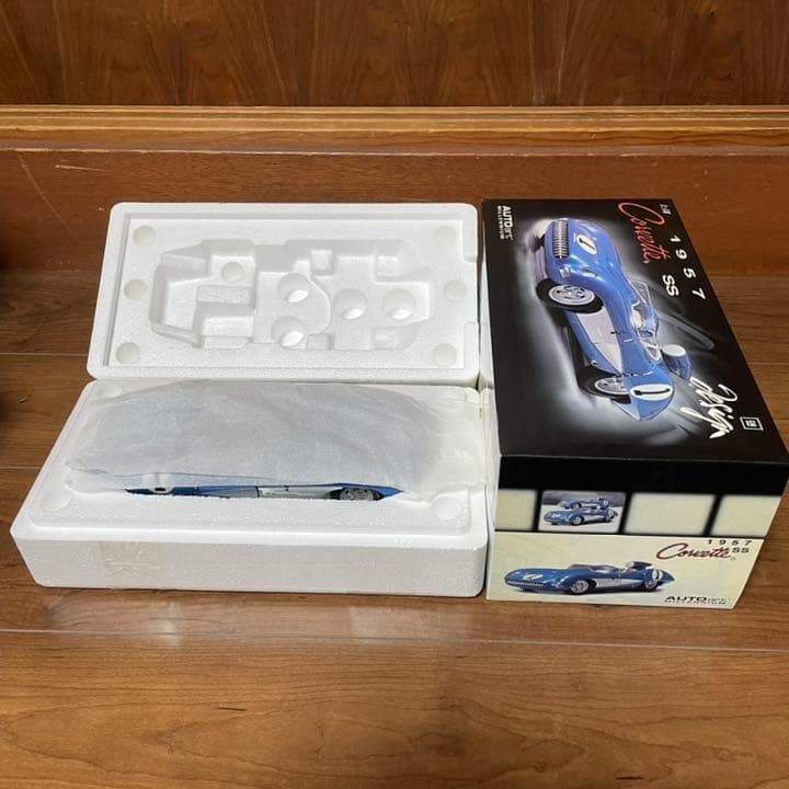 激レア未展示品　オートアート 1/18 シボレー コルベット SS 1957