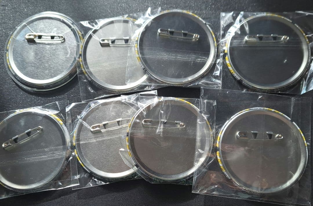 ワンピース アルティメットクルー缶バッジ ルッチ 8つセット - メルカリ