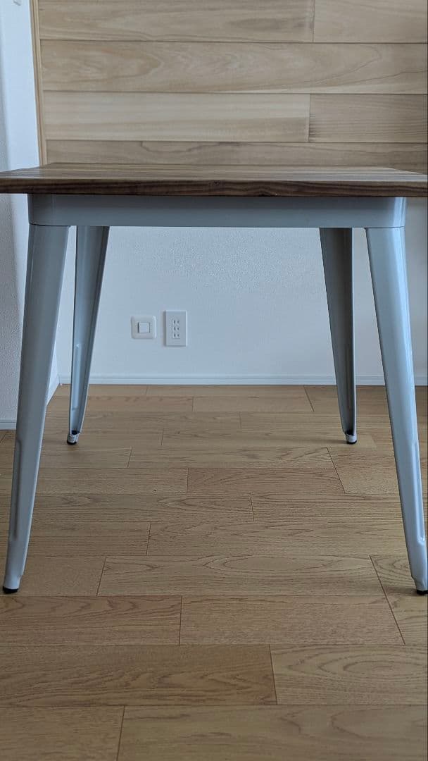 ノーチェ　NOCE グレーカラーのスチール　80㎝ダイニングテーブル