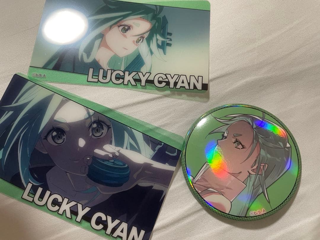 TO BR HERO X ラッキーシアン 缶バッジ&クリアカード - メルカリ