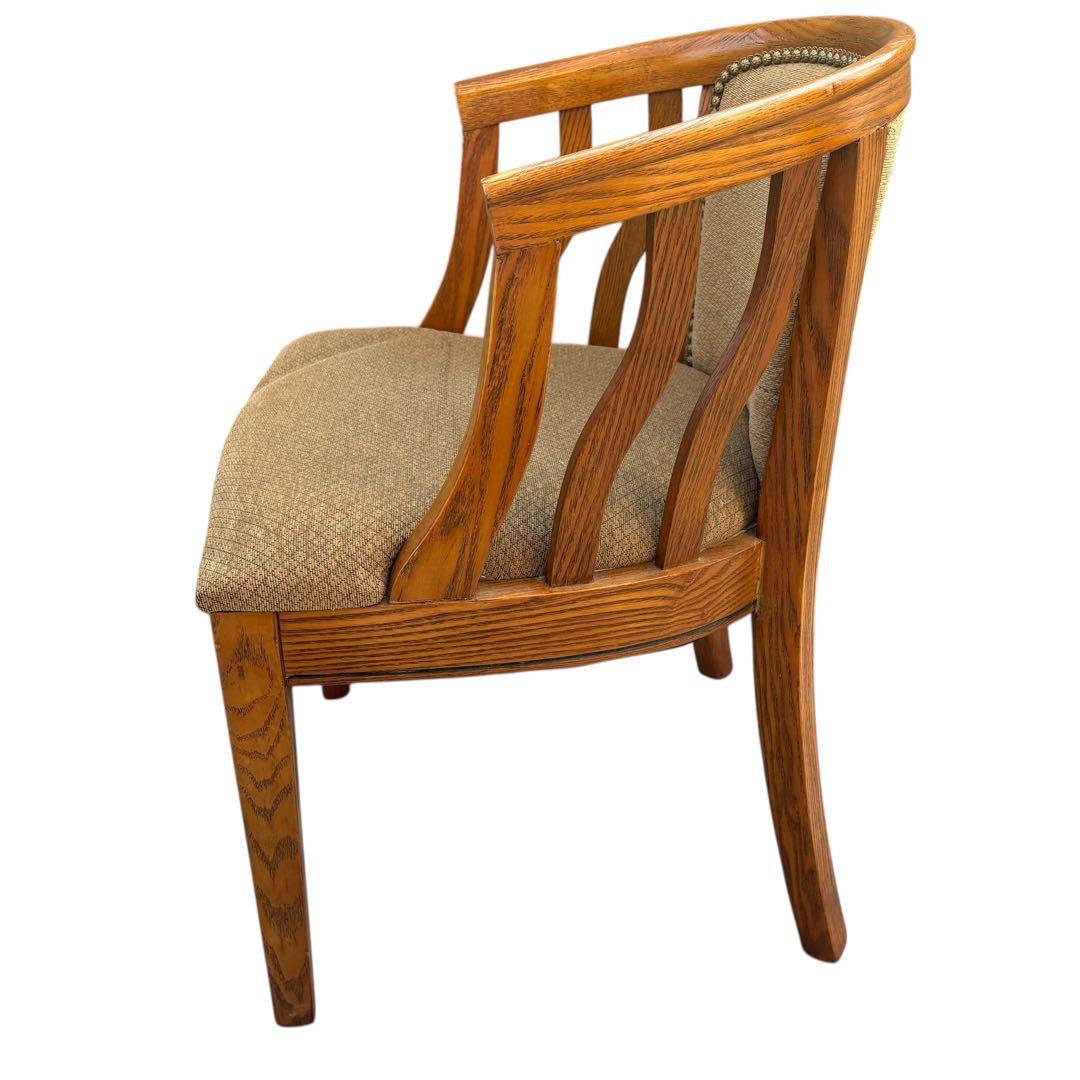 ① アンティーク 椅子 ヴィンテージ インテリア 木製チェア　スタッズ　1人用