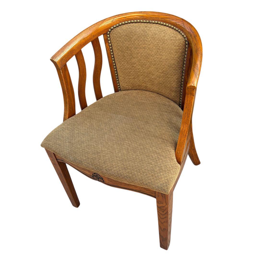 ① アンティーク 椅子 ヴィンテージ インテリア 木製チェア　スタッズ　1人用