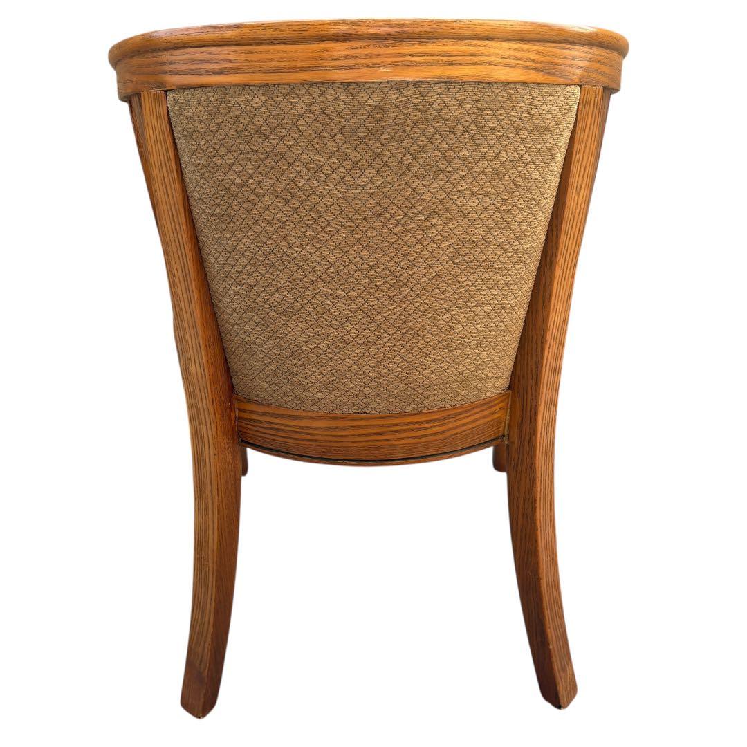 ① アンティーク 椅子 ヴィンテージ インテリア 木製チェア　スタッズ　1人用